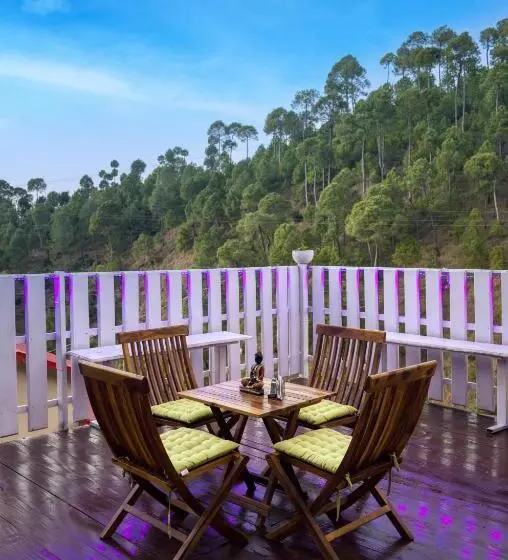 Hotelli The Frostwood Resort