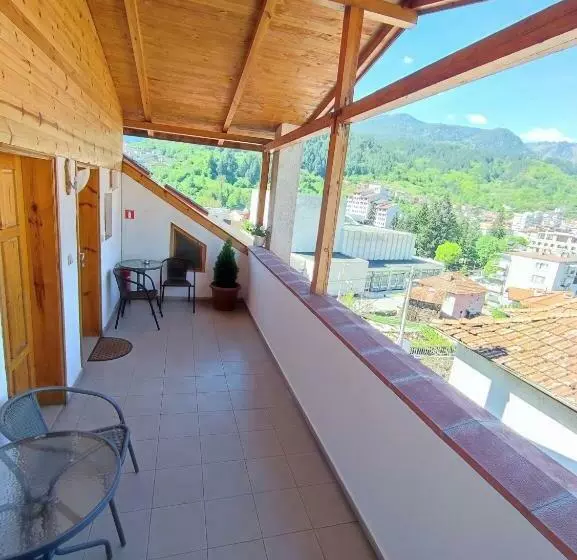 ペンション къща чолаков и син   стаи за гости