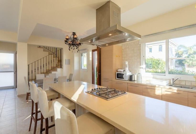 Villa Nikol In Paralimni