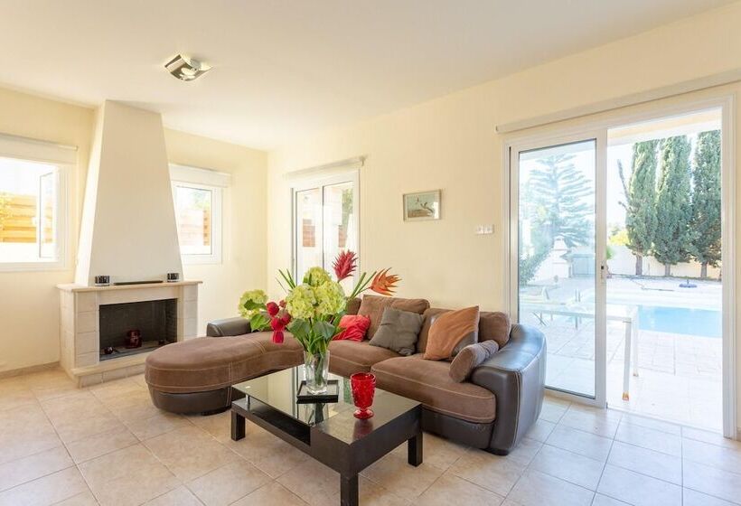 Villa Nikol In Paralimni