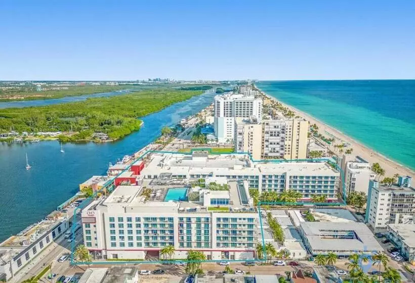 هاستل Rooftop Pool   Hot Tub   Hollywood Beach Broad   Walk