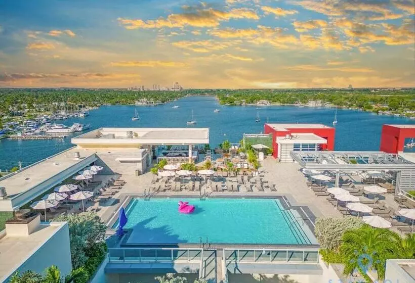 هاستل Rooftop Pool   Hot Tub   Hollywood Beach Broad   Walk