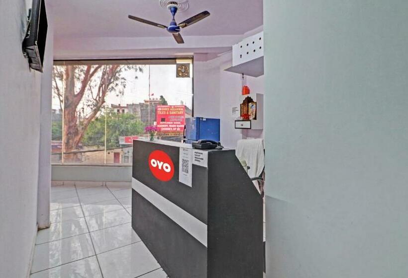 호텔 Oyo 89612  Red Stone