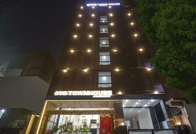 Отель Townhouse Ameerpet