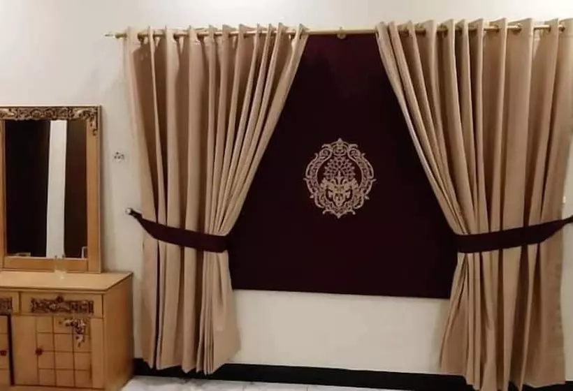هتل Royal Defence