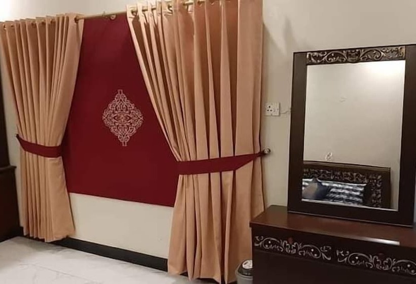 هتل Royal Defence