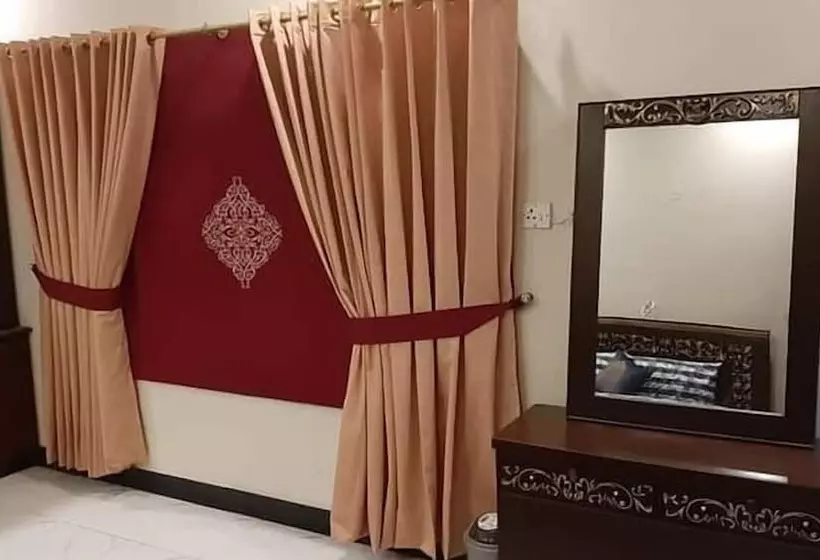 هتل Royal Defence