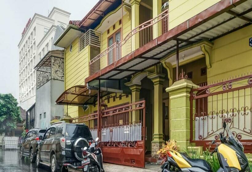 Hotel Spot On 91317 Gemilang Guesthouse Syariah