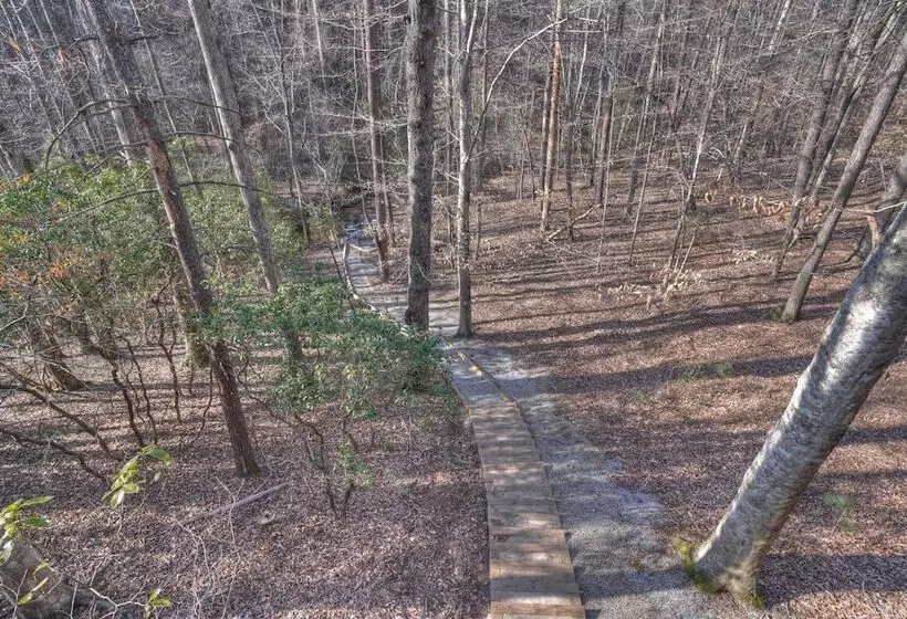 Luxury Cabin Sleeps 8 With Creekside Fire Pit Near Helen Ga