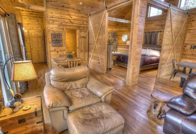 Luxury Cabin Sleeps 8 With Creekside Fire Pit Near Helen Ga