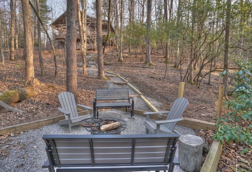 Luxury Cabin Sleeps 8 With Creekside Fire Pit Near Helen Ga