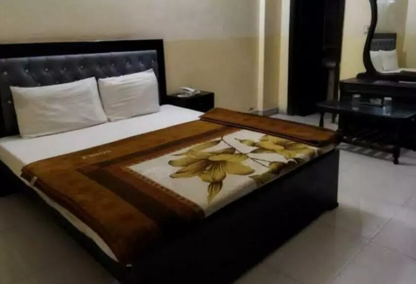 پانسیون Karachi Airport Guest House