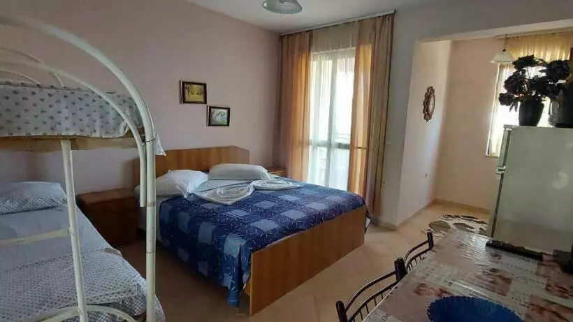 ペンション Villa Madani