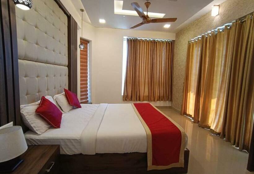 ベッドアンドブレックファースト Sapphire Mansion Pool Villa Vagamon