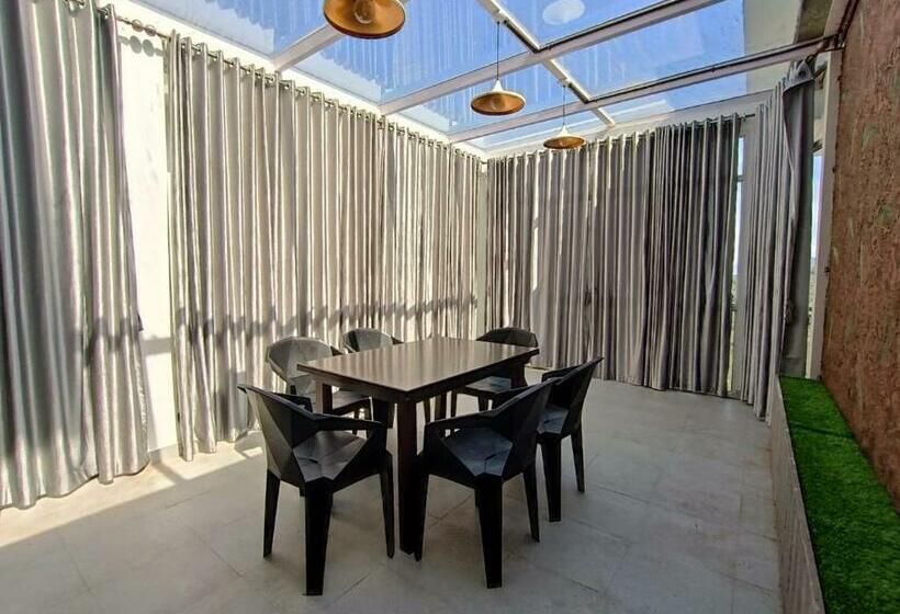 ベッドアンドブレックファースト Sapphire Mansion Pool Villa Vagamon