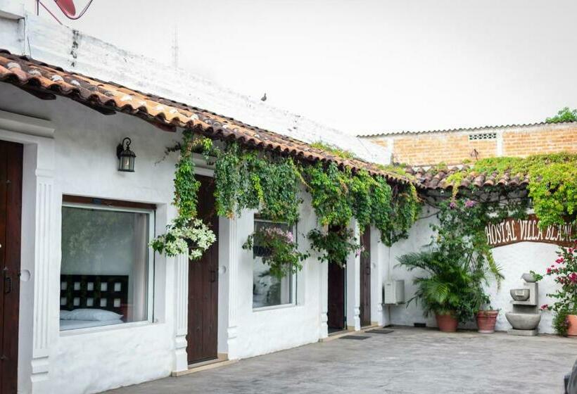هتل Hostal Villa Blanca