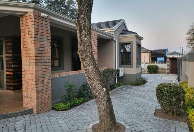 פנסיון @ 21 Guest House