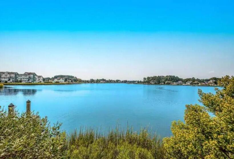 Relaxing Bethany Beach Retreat, Pools, Families Welcome Including Dogs!