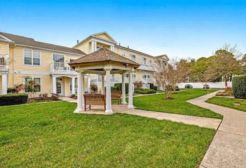 Relaxing Bethany Beach Retreat, Pools, Families Welcome Including Dogs!