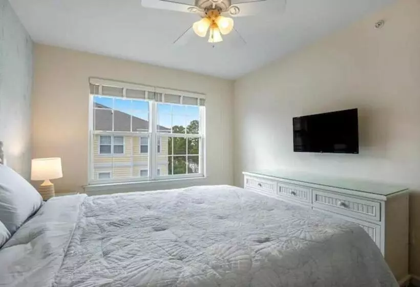 Relaxing Bethany Beach Retreat, Pools, Families Welcome Including Dogs!