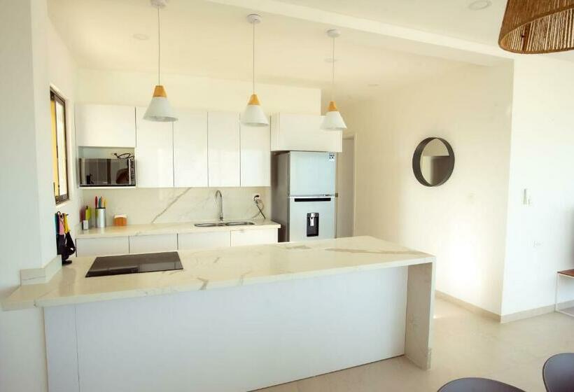 97981 Beachfront Ph Private Hot Tub And Rooftop Gym Kids Club Bar Movie Lounge