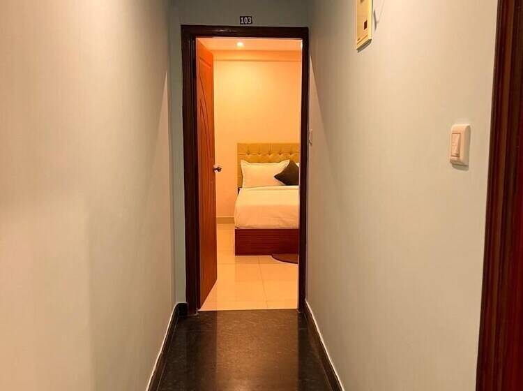 هتل Intourist By Agira