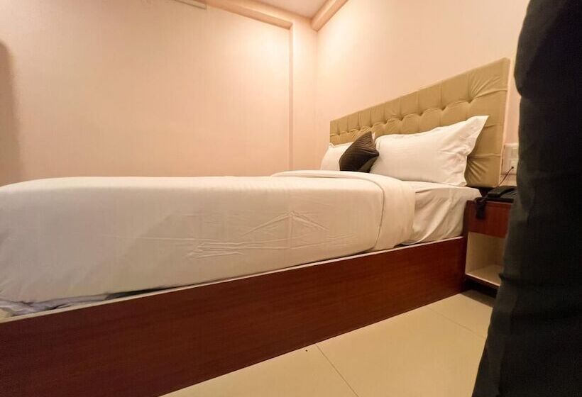 هتل Intourist By Agira