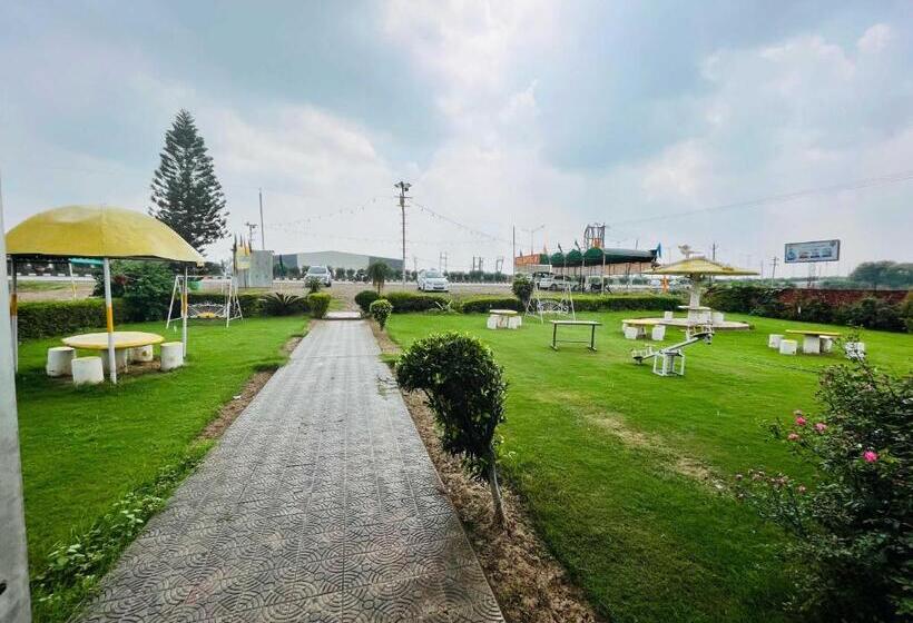 فندق Oyo 93433 Gill & Restaurant