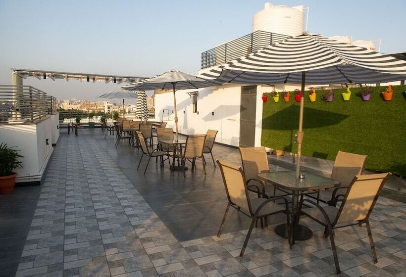 Отель Posh Residency Artemis Hospital Road Gurgaon