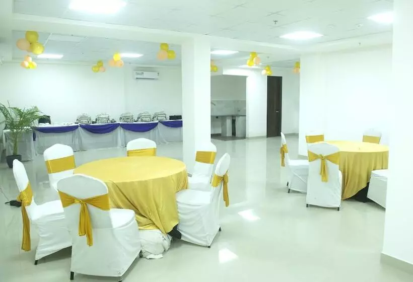 ホテル Posh Residency Artemis Hospital Road Gurgaon