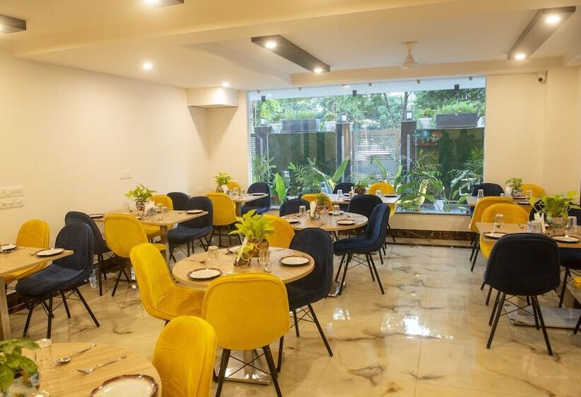 Отель Posh Residency Artemis Hospital Road Gurgaon