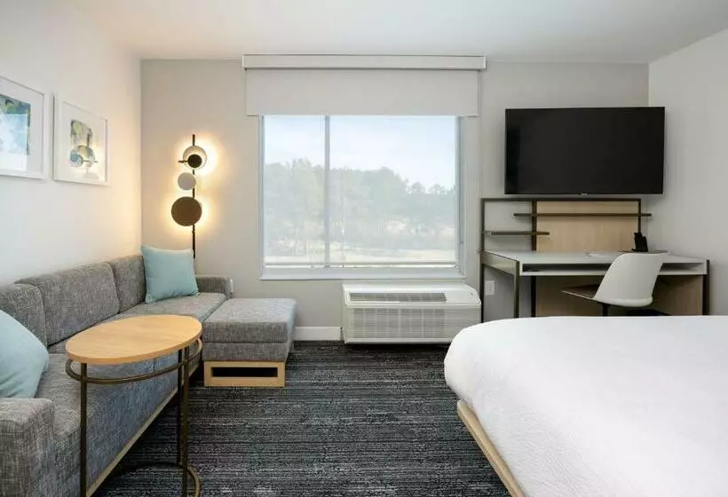 Hotelli Towneplace Suites By Marriott Canton Riverstone Parkway