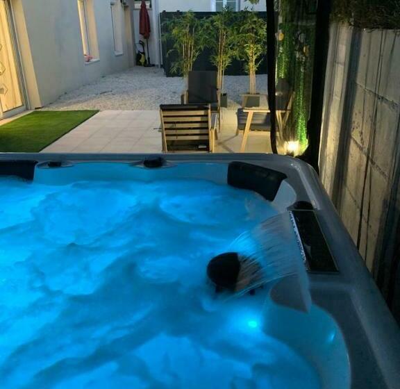 Maison Porte Du Bouchon : Jacuzzi Spa Privatif !