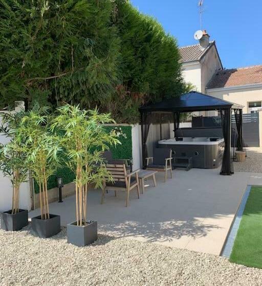 Maison Porte Du Bouchon : Jacuzzi Spa Privatif !