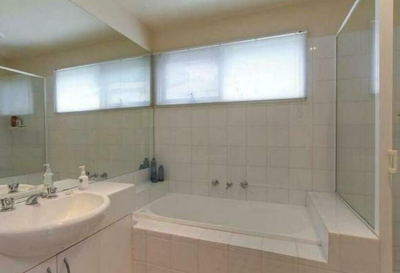 펜션 Dromana High On Hillside