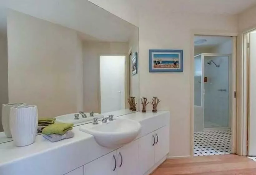 ペンション Dromana High On Hillside