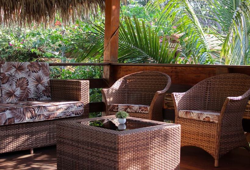 پانسیون Villa éden