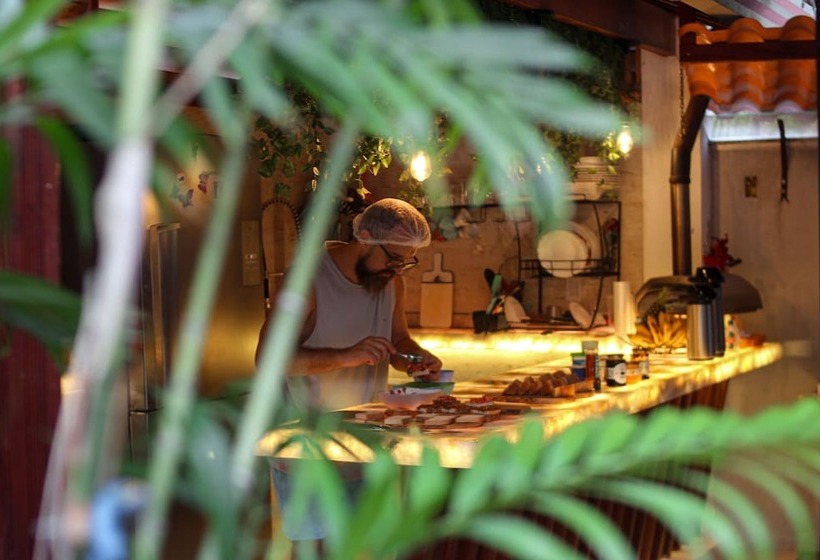 پانسیون Villa éden