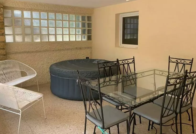 Ravissant Logement Avec Jacuzzi
