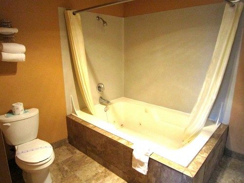 酒店 Aloha Inn & Suites