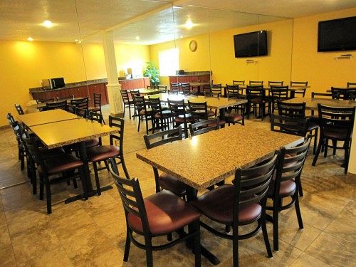 酒店 Aloha Inn & Suites