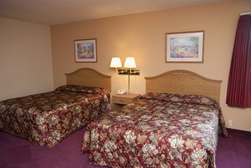 酒店 Aloha Inn & Suites