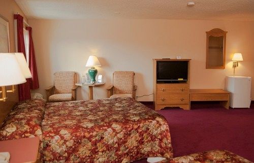 酒店 Aloha Inn & Suites