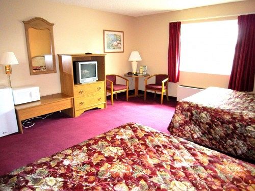 酒店 Aloha Inn & Suites