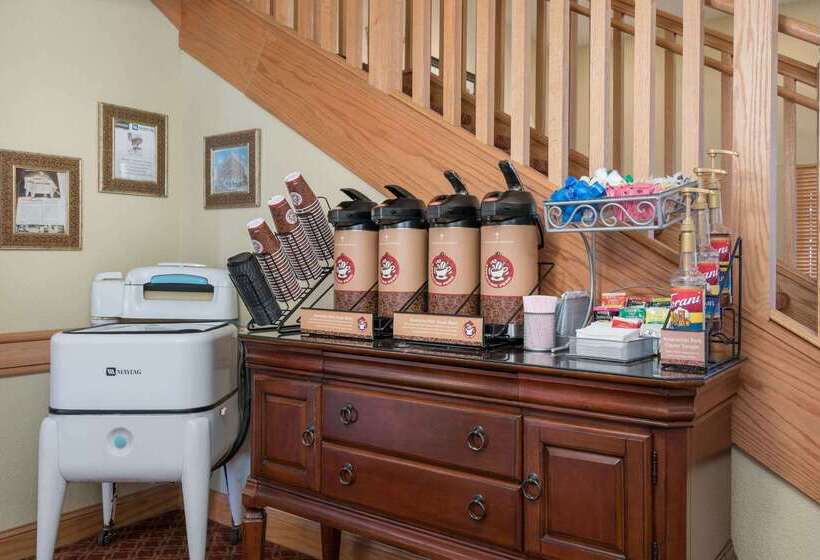 فندق Americinn By Wyndham Newton