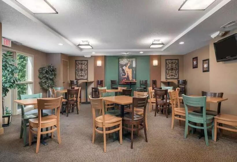 فندق Americinn By Wyndham Newton