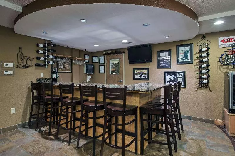 فندق Americinn By Wyndham Newton