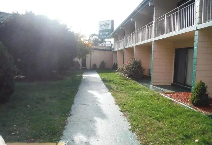 Hotelli Budgetel Inn & Suites