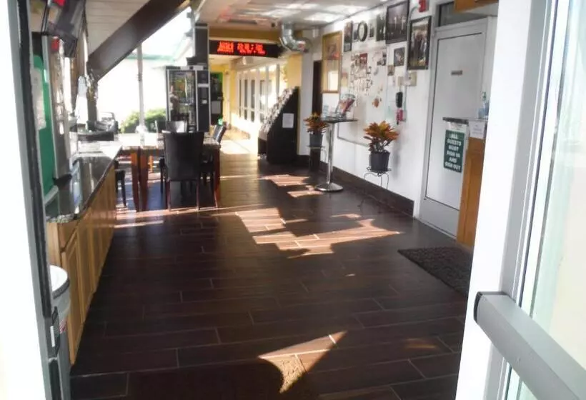 Hotelli Budgetel Inn & Suites