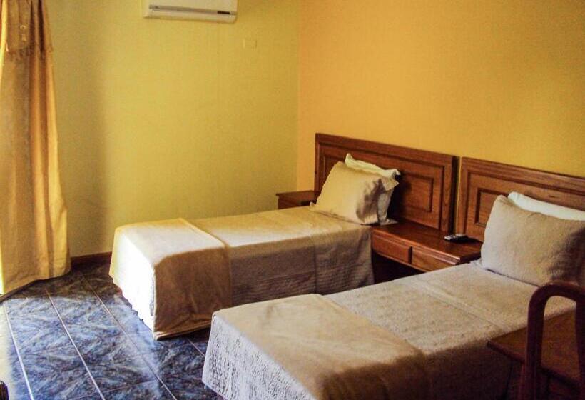 هتل Canzi Cataratas